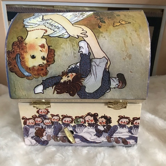 Rare 1980’s Johnny Gruelle Dancing Musical Raggedy Ann Jewelry Box - Picture 8 of 9